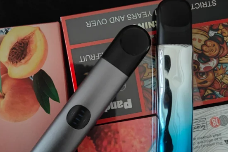 悅刻青羽怎么看充沒充滿電？