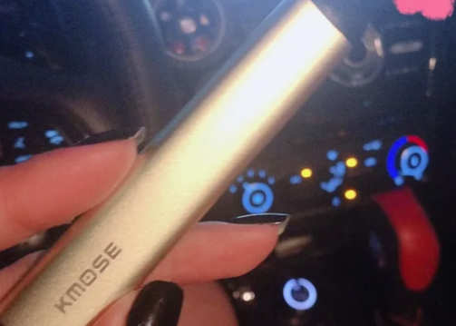 柚子電子煙一吸就閃紅燈是怎么回事？