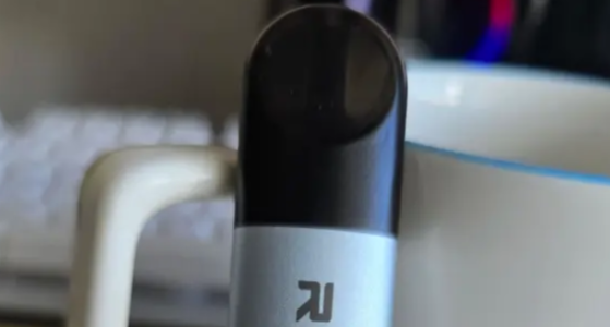 悅刻五代怎么判斷是否充電完成？