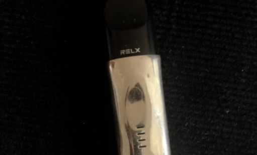 悅刻四代充電怎么看滿沒滿？