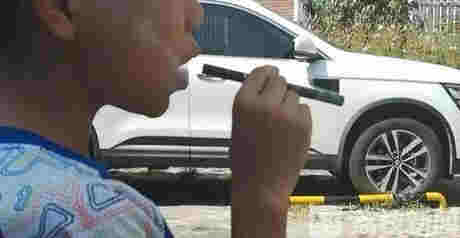 煙油哪里買江蘇省內多家小學附近“三無”電子煙“熱賣” 監管在哪里？