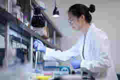 尼古丁鹽發明者邢晨悅：電子煙是煙也含尼古丁