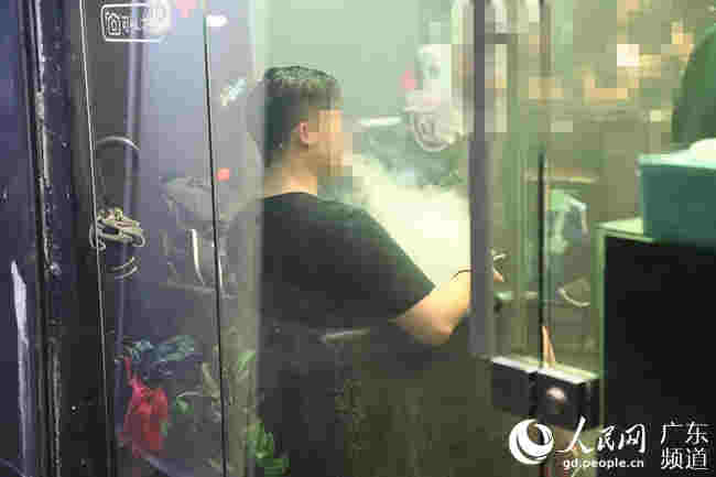 人民直擊：電子煙是“戒煙神器”嗎？