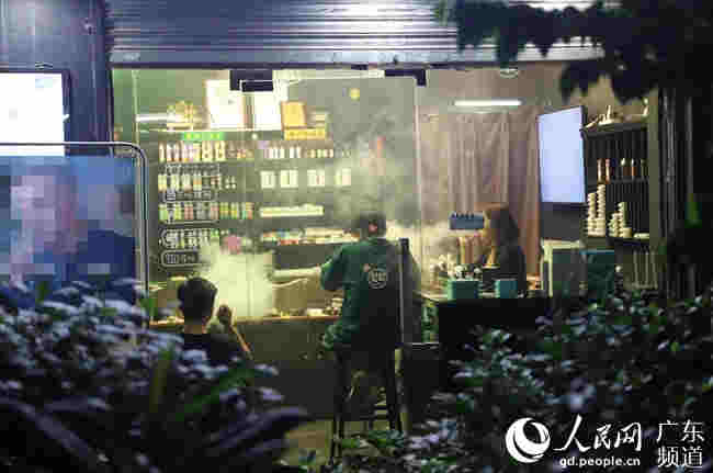 人民直擊：電子煙是“戒煙神器”嗎？