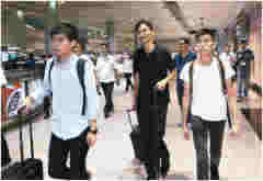 快訊：涉嫌違反保釋條件，黃之鋒在香港機場被拘捕