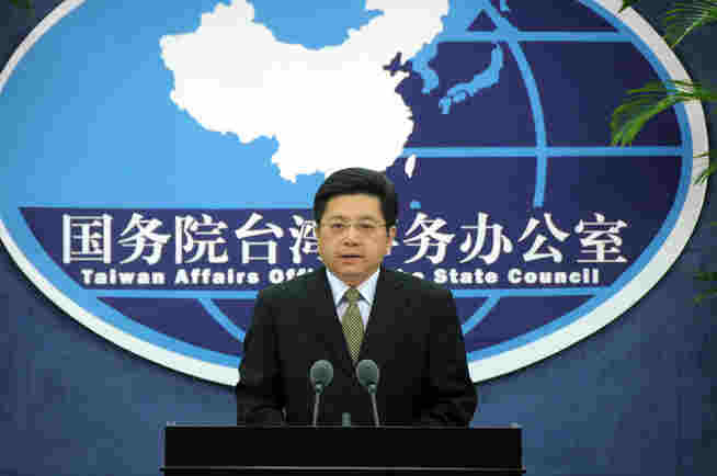 剛剛，國臺辦正告民進黨：收回伸向香港的黑手！