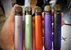 這電子煙比真煙過癮！小巧精致還不嗆，抽完直接換煙彈