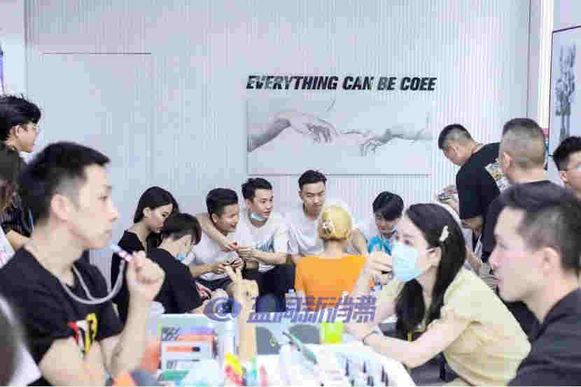 COEE可逸首家旗艦店落地：全方位賦能門店運營 打出提速發展組合拳 