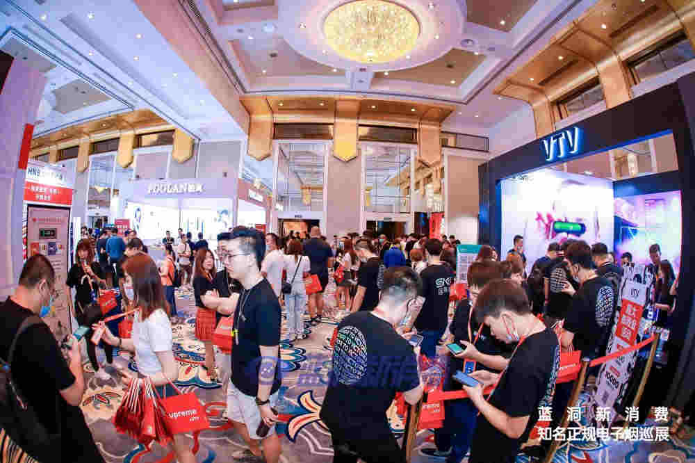 北京站探展VAZO：新世紀福音戰士聯名款新品首次亮相 