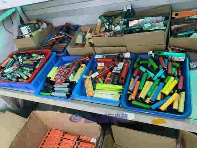 東莞再破假電子煙大案：起獲假悅刻等電子煙27萬支，抓捕12人 