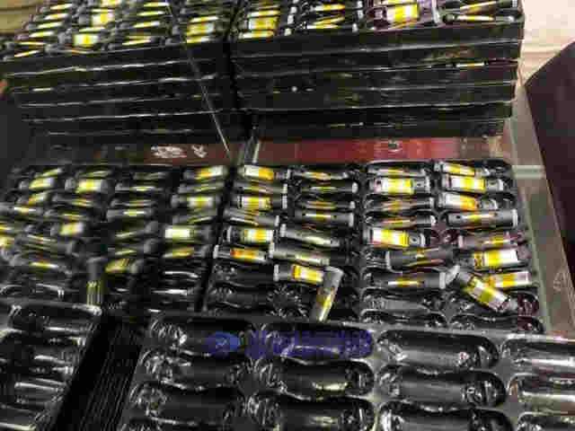 東莞再破假電子煙大案：起獲假悅刻等電子煙27萬支，抓捕12人 