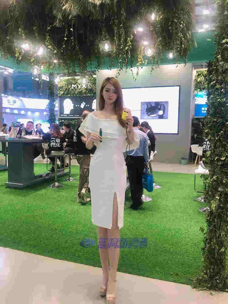 上海展探展MYX覓：天然水霧化彈首次亮相 綠植天花板凸顯天然 