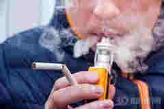 電子煙能戒煙？煙民自述：真煙戒了，卻上了電子煙的“癮”