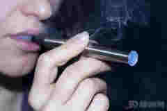 電子煙有助戒煙，還不傷肺？它有4個危害，很多人后知后覺