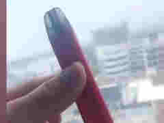 文具店銷售20元一根的電子煙給學生，家長怒斥：我家孩子上癮了