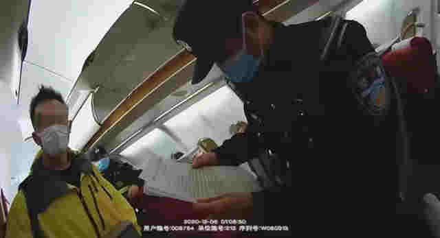 拘留5日！航班下降途中男子吸起電子煙 