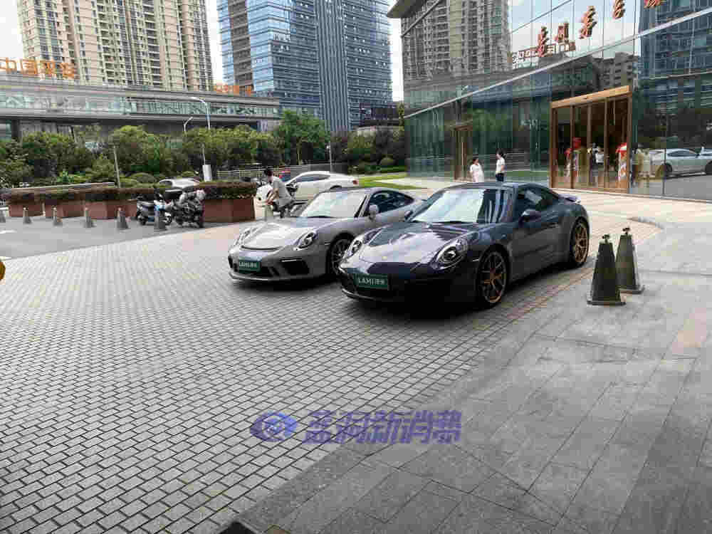 合肥站探展徠米：又雙叒叕超跑開道抓眼球，專屬VIP室座無虛席 