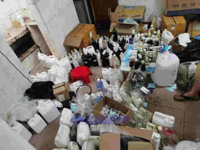 為防止“大麻”等上頭電子煙危害未成年人，警方建議嚴控快遞郵寄 