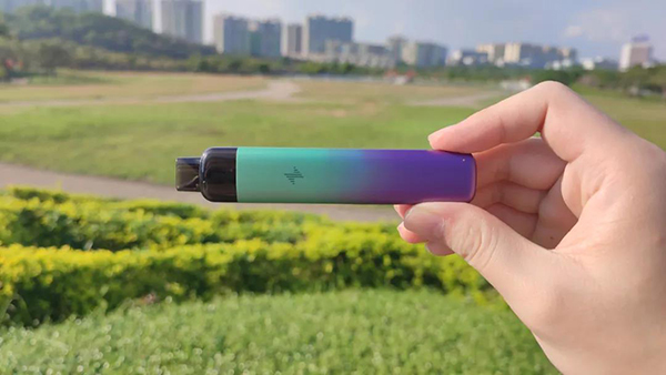 GIFTVAPE 禮霧電子煙評測：配置拉滿，顏值擔當