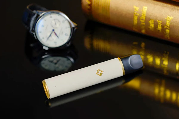 GIFTVAPE禮霧電子煙發布新品禮霧S，上演真“皮”戲法