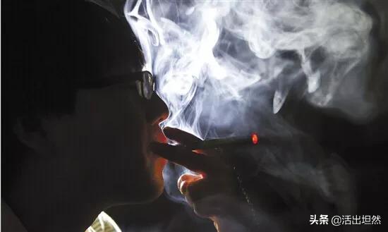 電子小煙危害(電子煙和真煙危害對比)